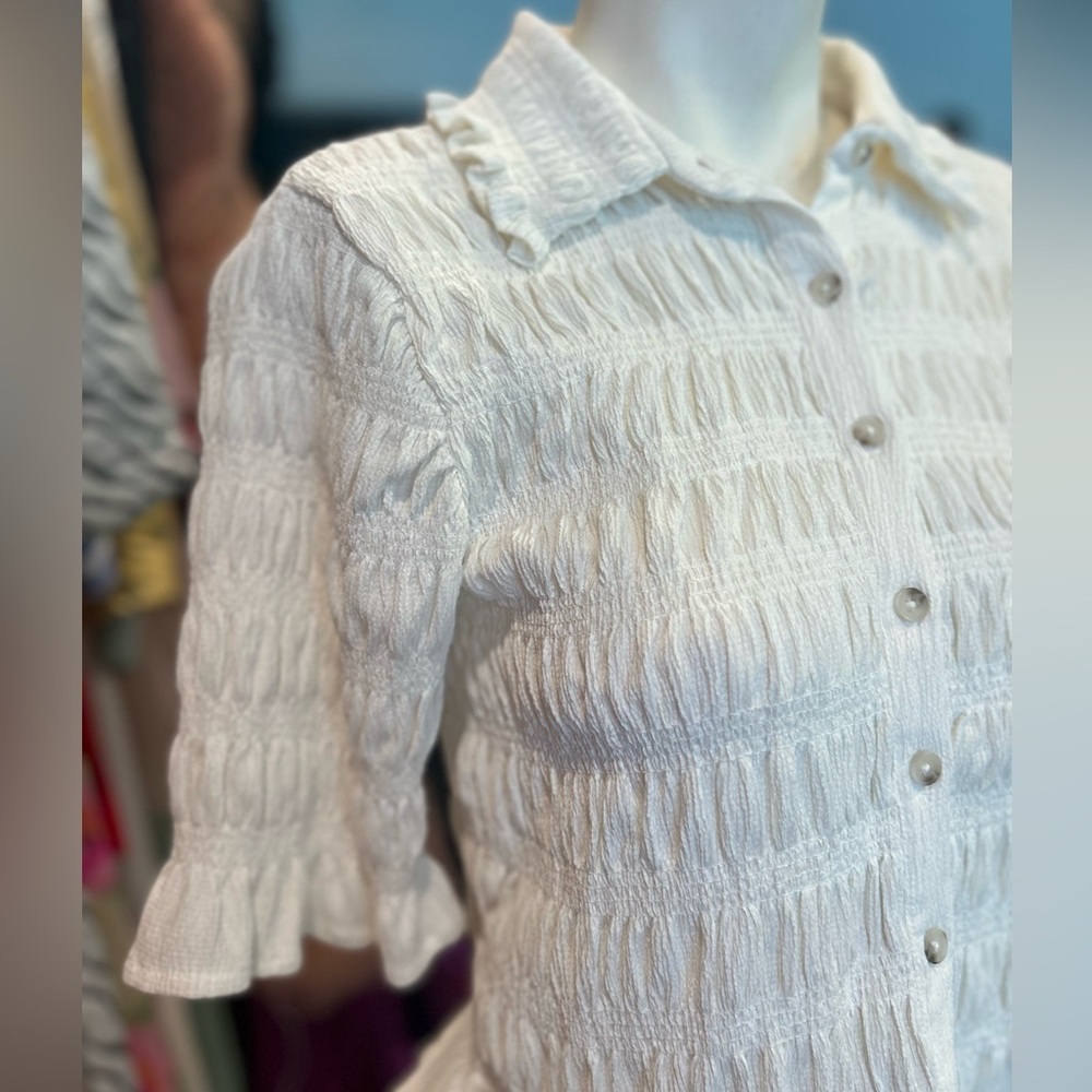 Dainty Ruched Button Down - Picture 7 of 10
